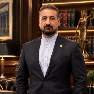هومن کریمی بهترین وکیل خلع ید و تخلیه در تهران