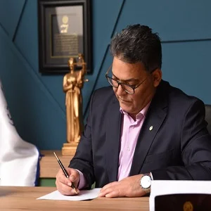 دکتر شهریار نصیری