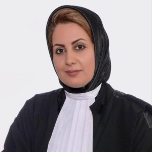 فرزانه آذربیک بهترین وکیل رباط کریم