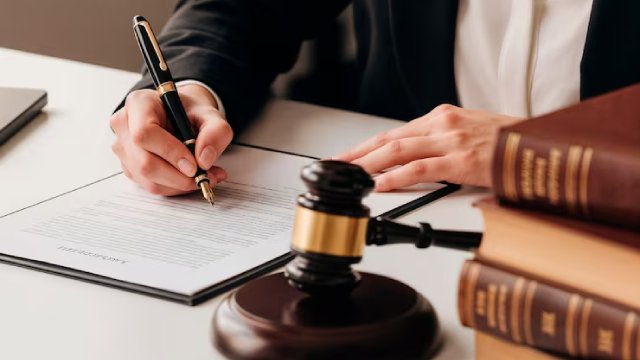 بهترین وکیل آبسرد