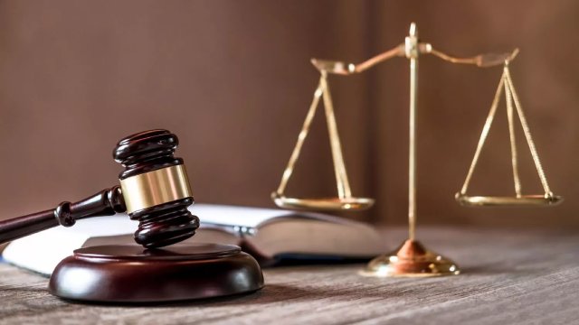 بهترین وکیل شریف آباد