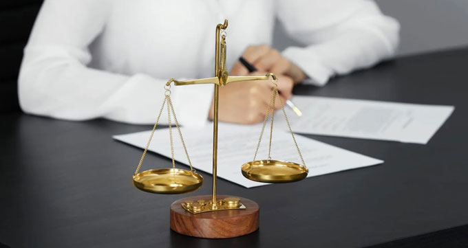 بهترین وکیل زن اسلامشهر
